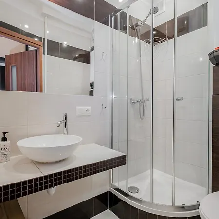 Апартаменты 7 *